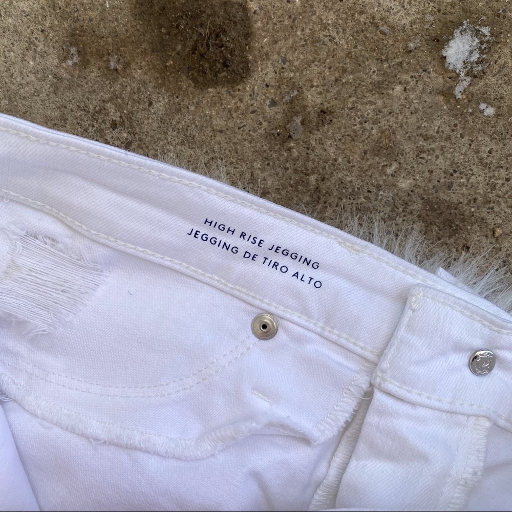 Universal Thread White Distressed High Waisted Je… - image 5